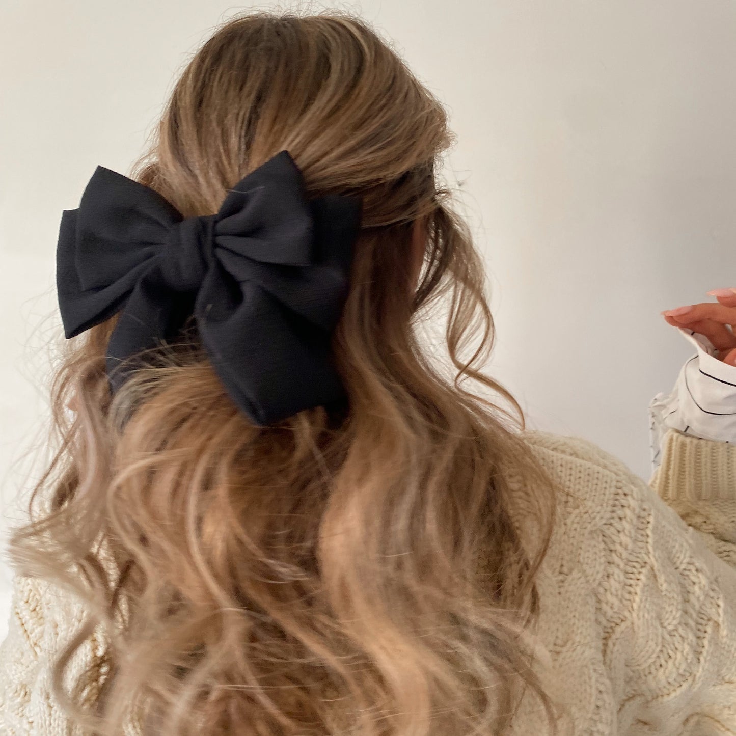 Anisa Sojka Black Double Bow Hair Clip