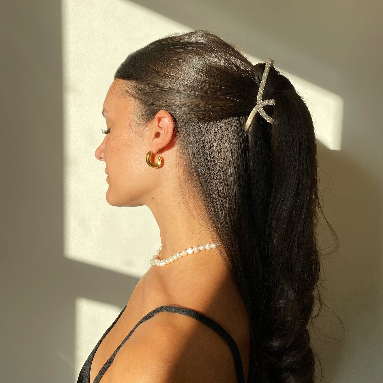 Pearl Metal Hair Claw Clip – Anisa Sojka